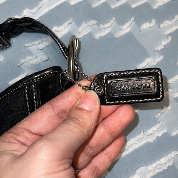 Early 2000s black Coach Shoulder bag with original duster bag. - Picture 6 of 6